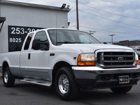 Used 2001 Ford F250 Lariat image 3
