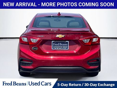 Used 2017 Chevrolet Cruze LT w/ Convenience Package FWD image 7