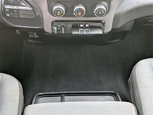 Used 2021 RAM 3500 Big Horn image 17