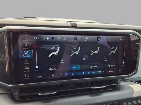 Used 2025 Jeep Wrangler Unlimited Sahara AWD/4WD image 7