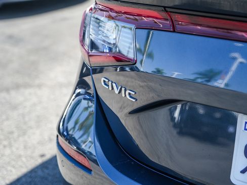 Used 2024 Honda Civic Sport Touring image 13