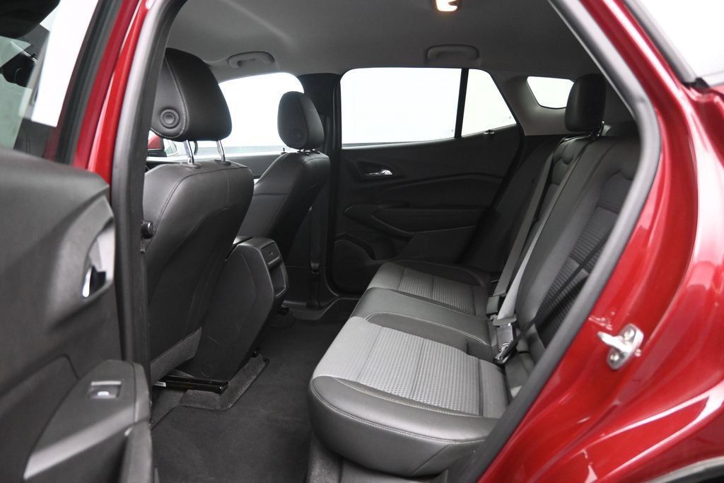 Used 2025 Chevrolet Trax LT FWD image 25