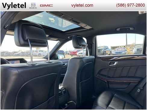 Used 2013 Mercedes-Benz E 350 4MATIC Sedan image 15