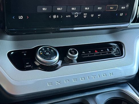 Certified 2025 Ford Expedition Active AWD/4WD image 21