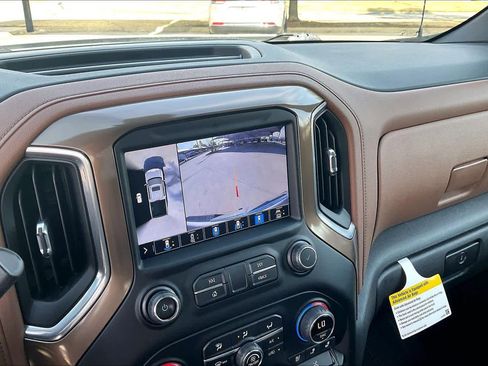 Used 2021 Chevrolet Silverado 1500 High Country w/ Technology Package image 26