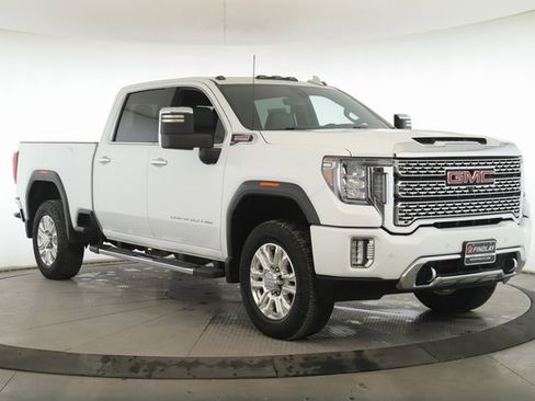 Used 2020 GMC Sierra 3500 Denali image 2