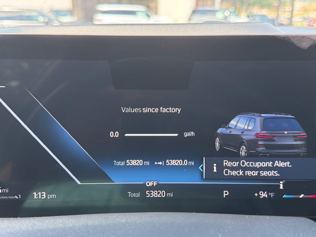 Used 2023 BMW X7 xDrive40i w/ M Sport Package AWD/4WD image 4