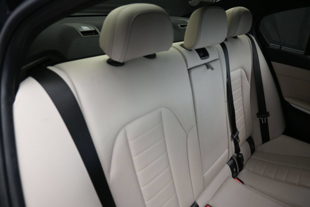 Used 2020 BMW 330i Sedan w/ Convenience Package RWD image 39