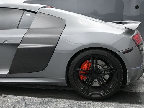 Used 2010 Audi R8 V10 image 40