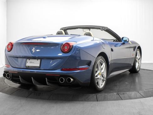 Used 2016 Ferrari California T RWD image 3