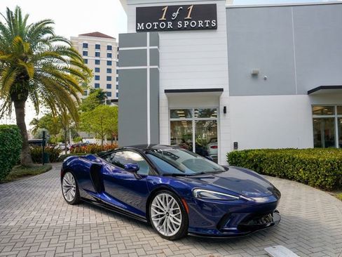 Used 2023 McLaren GT RWD image 1