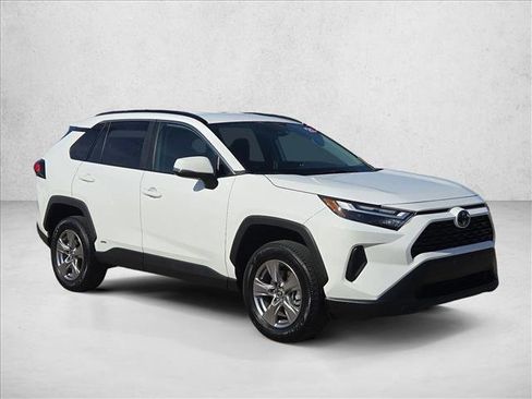 Used 2025 Toyota RAV4 XLE image 3
