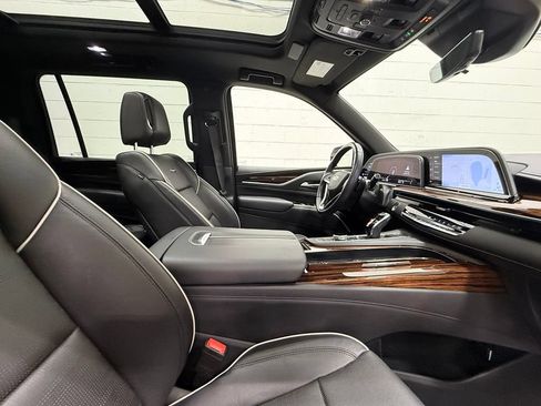 Used 2022 Cadillac Escalade ESV Premium Luxury AWD/4WD image 38