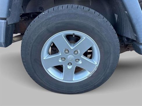 Used 2013 Jeep Wrangler Freedom Edition image 28