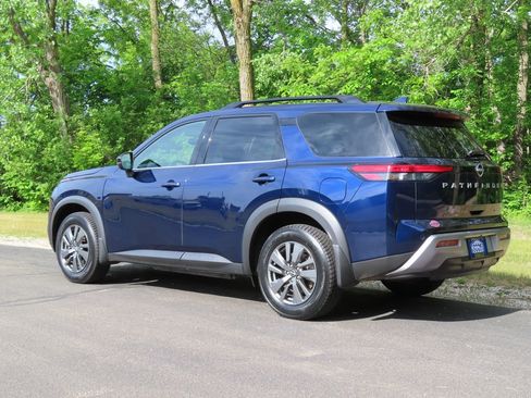 Used 2024 Nissan Pathfinder SV AWD/4WD image 30
