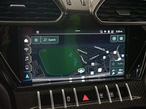 Used 2022 Lamborghini Urus AWD/4WD image 15