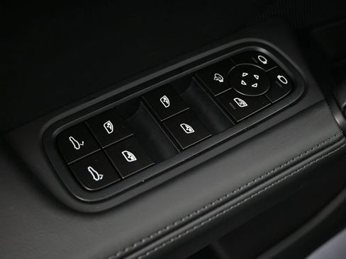 Certified 2026 Porsche Cayenne GTS AWD/4WD image 19
