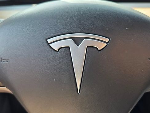 Used 2024 Tesla Model Y Long Range RWD image 30