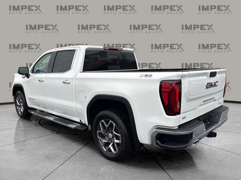 Used 2025 GMC Sierra 1500 SLT image 3