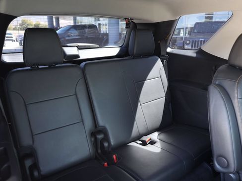 Used 2019 Chevrolet Traverse Premier AWD/4WD image 19