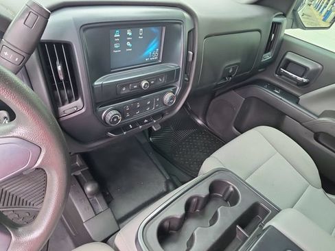 Used 2018 Chevrolet Silverado 1500 W/T AWD/4WD image 19