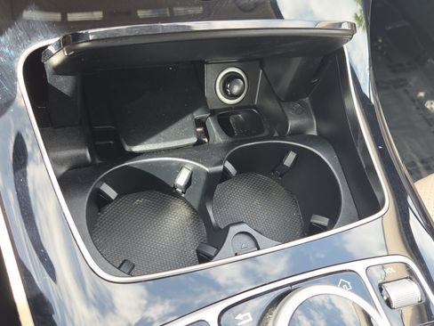 Used 2018 Mercedes-Benz E 300 image 31