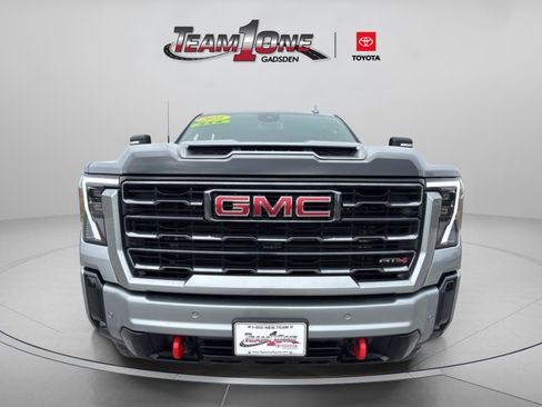 Used 2025 GMC Sierra 2500 AT4 image 6