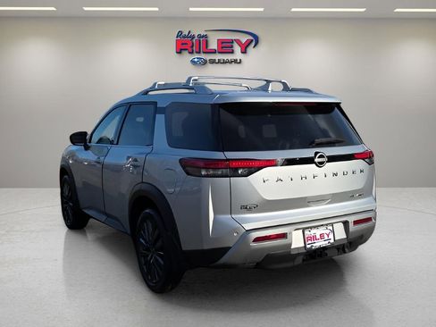 Used 2024 Nissan Pathfinder SL w/ SL Premium Package image 3