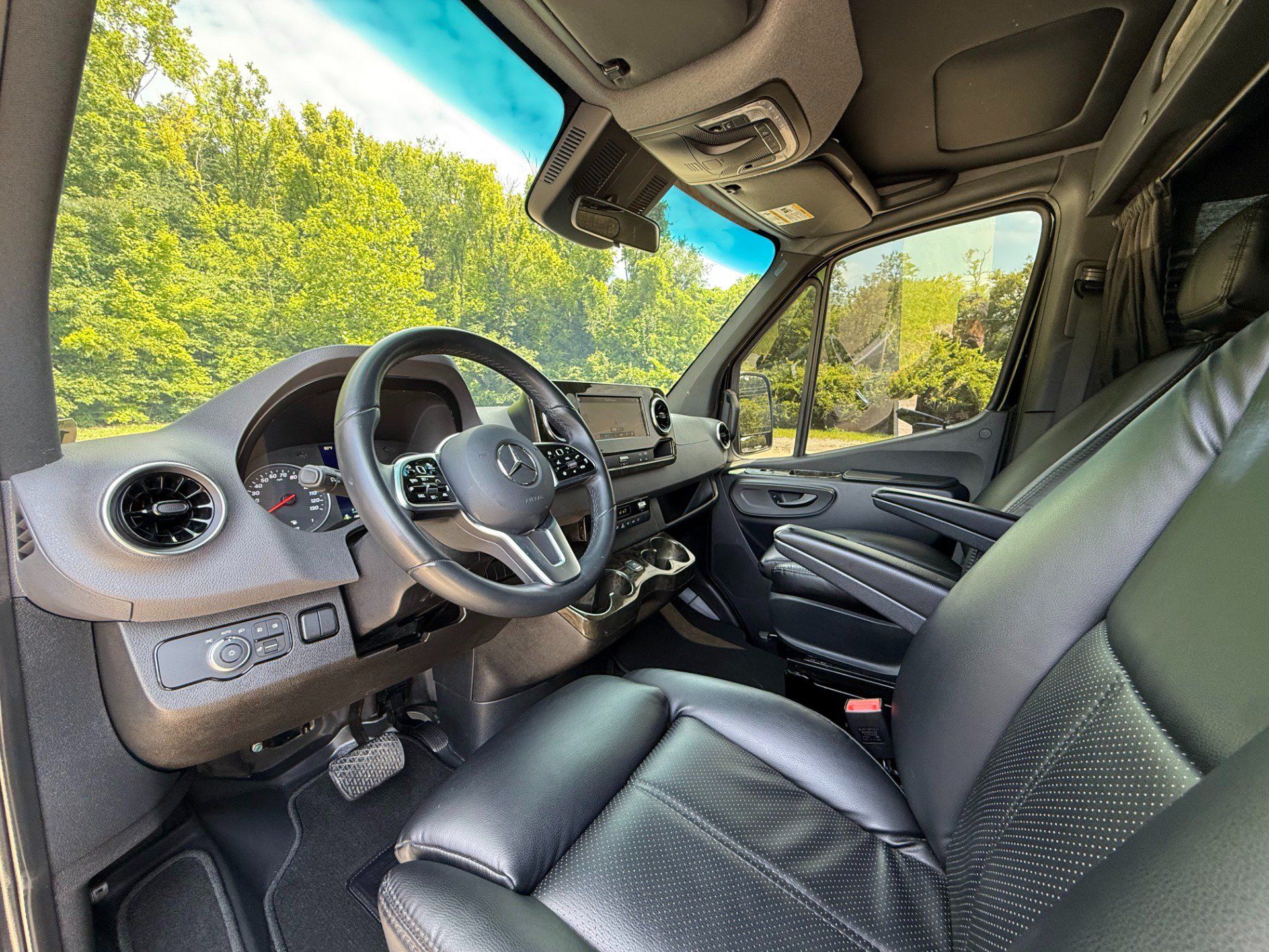 Used 2022 Mercedes-Benz Sprinter 3500 image 10