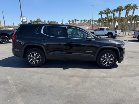Used 2022 GMC Acadia SLE image 2