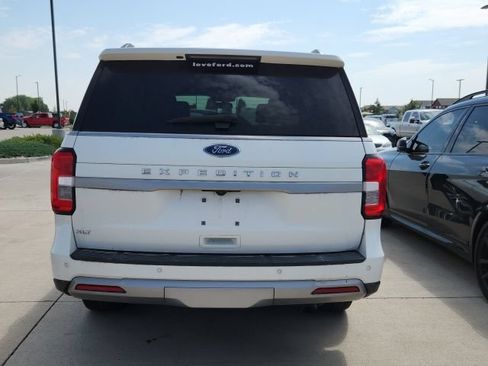 Used 2023 Ford Expedition XLT AWD/4WD image 2