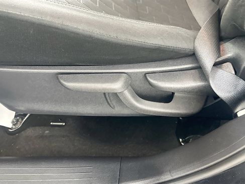 Used 2022 Nissan Kicks S FWD image 18