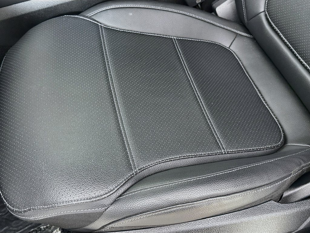 Used 2024 Mercedes-Benz GLC 300 image 19