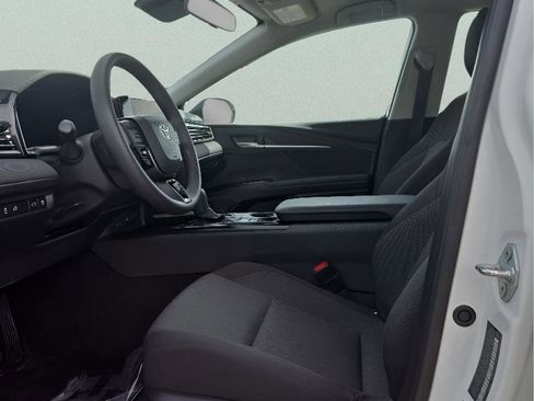 Used 2025 Toyota Camry LE FWD image 9