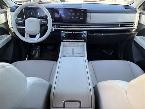 Used 2025 Hyundai Santa Fe SEL image 13