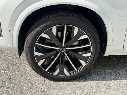 New 2026 Volvo XC90 B5 Plus AWD/4WD image 11