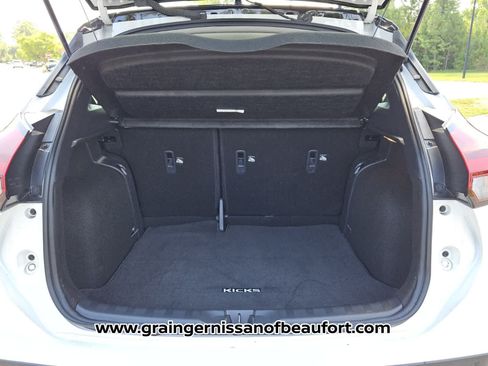 Used 2024 Nissan Kicks SR w/ SR Premium Package FWD image 6