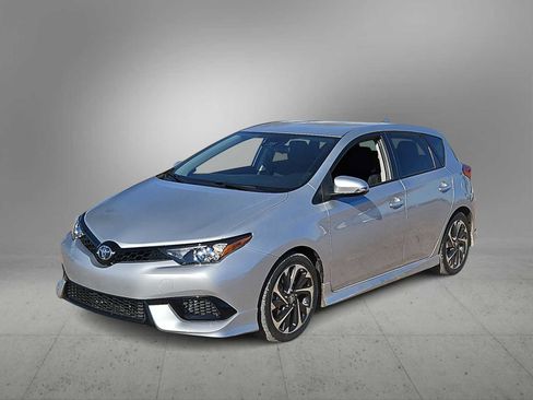 Used 2018 Toyota Corolla iM image 4