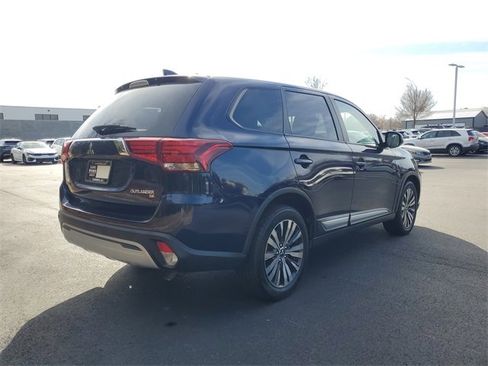 Used 2019 Mitsubishi Outlander SE image 4