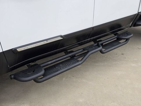 Used 2024 Chevrolet Silverado 3500 High Country w/ Technology Package AWD/4WD image 36