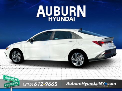 New 2025 Hyundai Elantra Sport FWD image 4