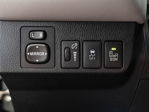 Used 2015 Toyota RAV4 Limited w/ Technology Package AWD/4WD image 24