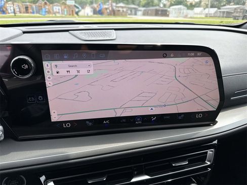 New 2025 Chevrolet Traverse LT w/ Enhanced Driving Package image 18