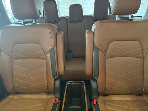 Used 2023 Nissan Pathfinder Platinum w/ Lighting Package (N93) image 15