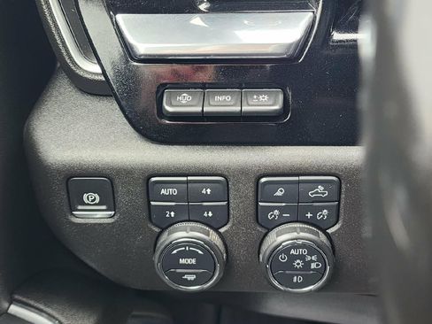 Used 2024 Chevrolet Silverado 1500 High Country w/ Technology Package image 11