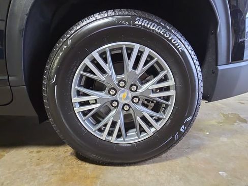 New 2026 Chevrolet Traverse LT w/ Driver Confidence Package AWD/4WD image 35