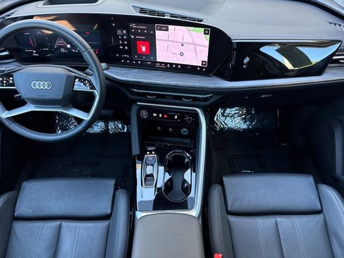 Certified 2025 Audi Q5 2.0T Premium Plus w/ Premium Plus image 10