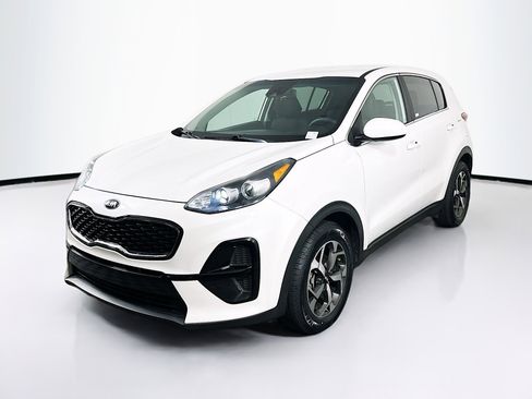 Used 2021 Kia Sportage LX image 3