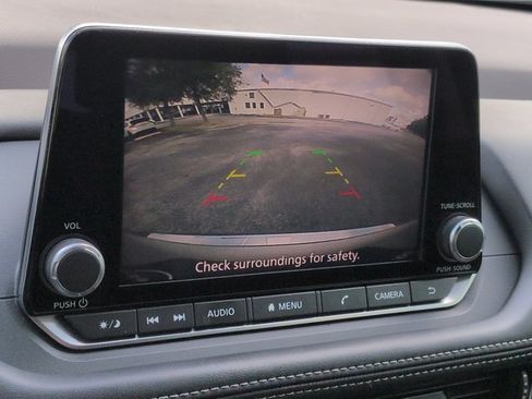 Certified 2022 Nissan Rogue SV FWD image 20