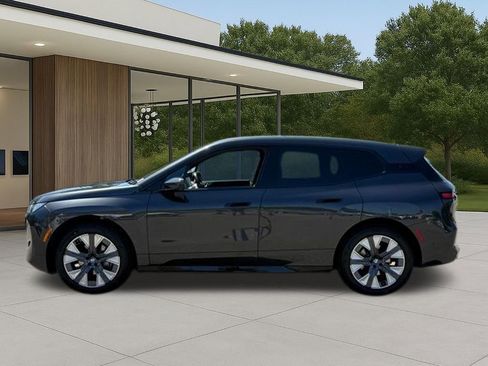 Used 2026 BMW iX xDrive60 w/ Premium Package AWD/4WD image 13